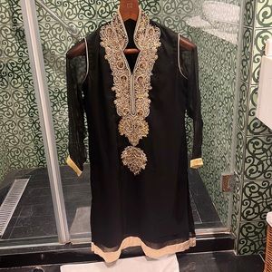 Pakistani / Indian Kurta Outfit